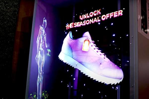 QUẠT ĐÈN LED 3D HOLOGRAM – GIẢI PHÁP QUẢNG CÁO ĐỘT PHÁ TRONG KỶ NGUYÊN SỐ