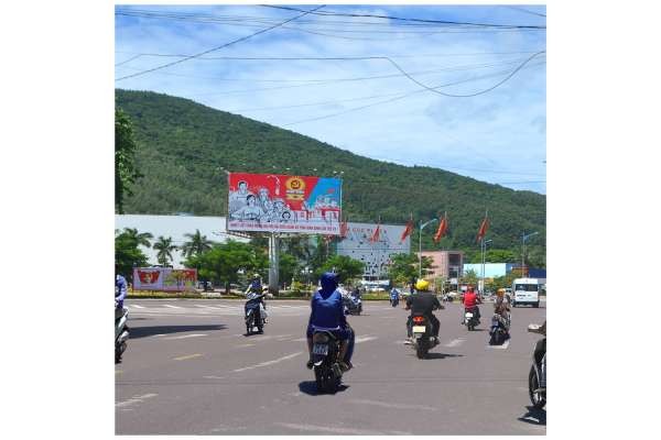 TÂM ĐIỂM DI CHUYỂN – BILLBOARD 3 MẶT TẠI VÒNG XOAY BẾN XE QUY NHƠN, GIAO LỘ CỦA THƯƠNG HIỆU DẪN ĐẦU